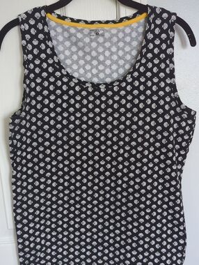 Jones New York Black Tank with White Shell Print and Yellow Neck Trim